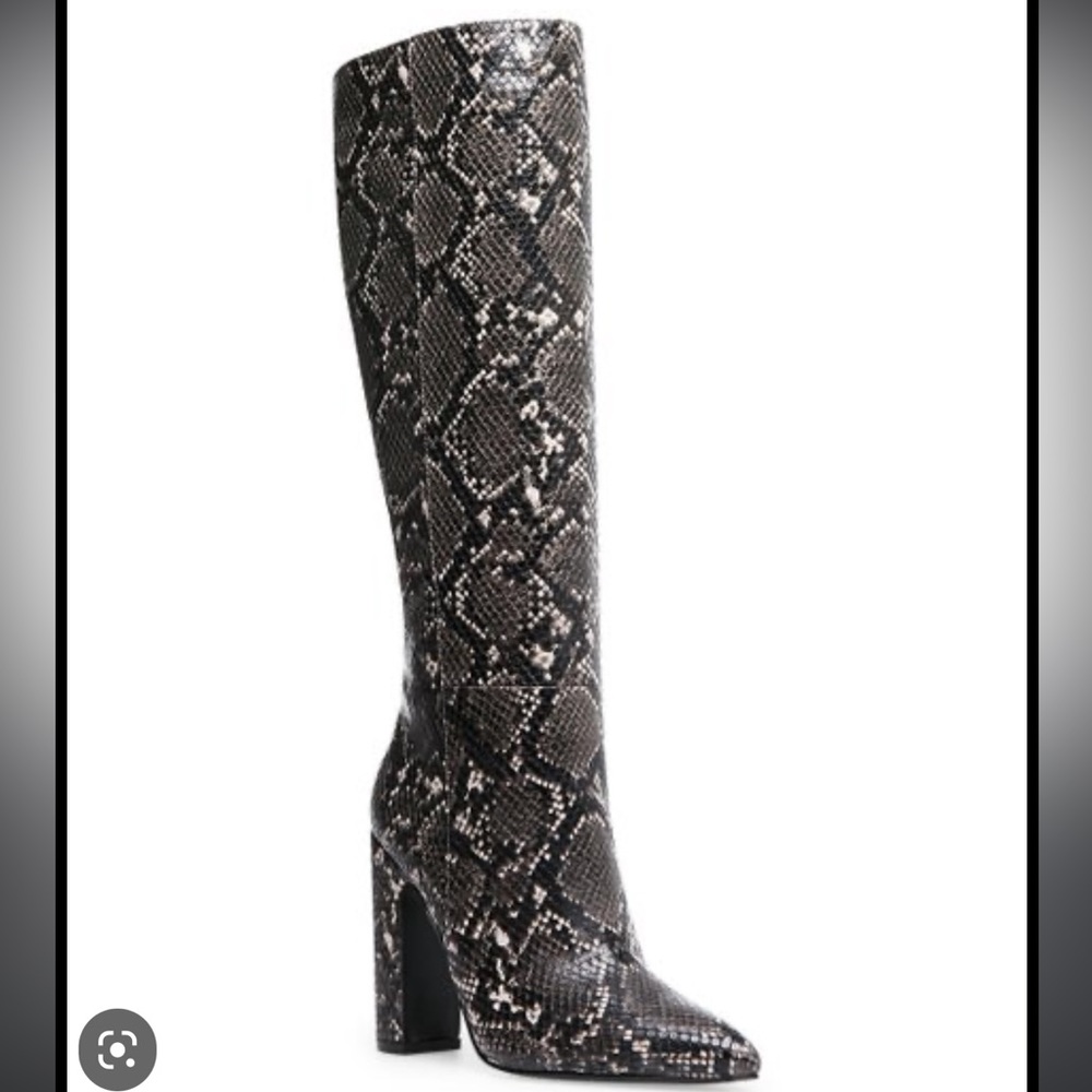 Steve Madden Rouge Grey Snakeskin boot size 8.5